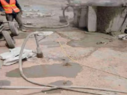 大厂水泥混凝土路面板底注浆技术 路面脱空注浆整治方案